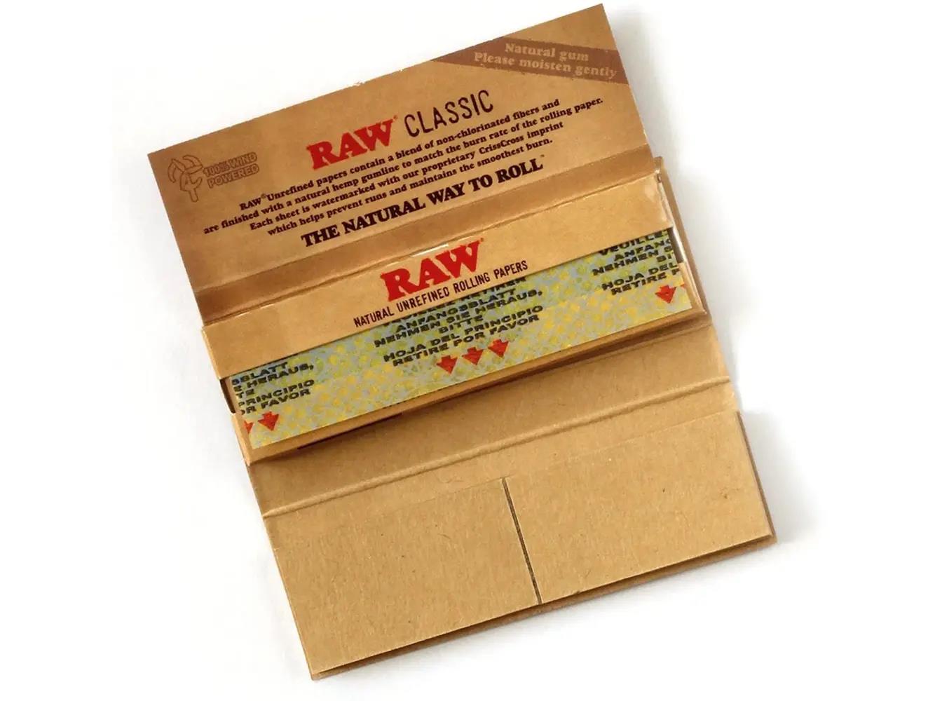 RAW Classic Connoisseur Single Wide Papers + Tips